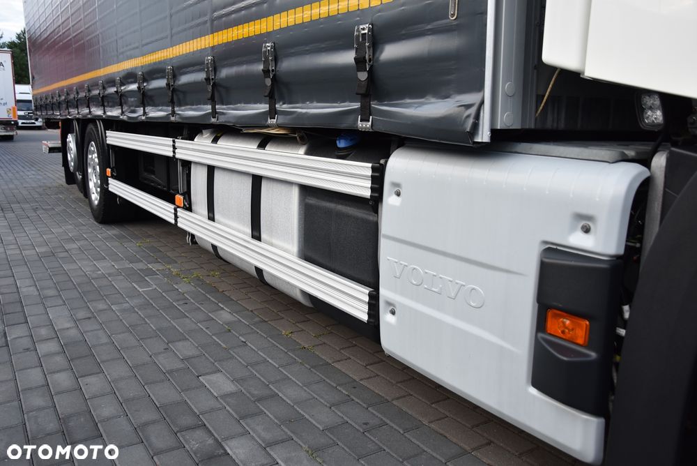 Volvo FH 460 EURO 6 / KABINA XL / FIRANA 9,5 M / NAVI / SOLARY / KLIMA POSTOJOWA / KAMERY / CAŁY NA PODUSZKACH / WINDA DHOLLANDIA / ZABUDOWA REDOS / 24 PALETY / AUTOMAT / SALON POLSKA / SERWIS ASO VOLVO / STAN IDEALNY !! - 14