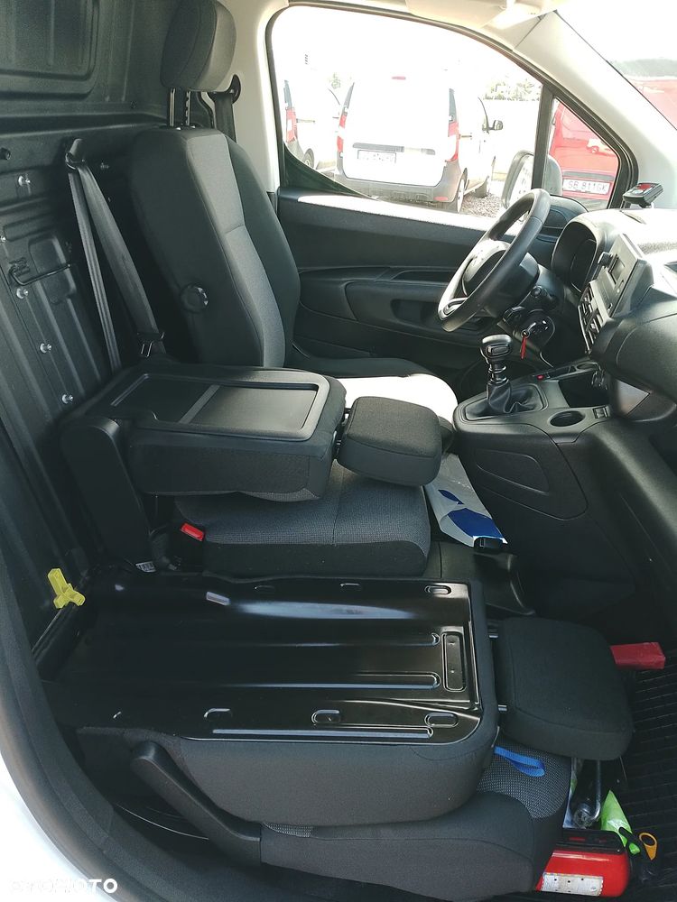 Toyota Proace Berlingo Partner Combo Doblo L2 Izoterma Chłodnia 230V Salon PL 3 osoby 2 EUPal 2,5 DMC - 31