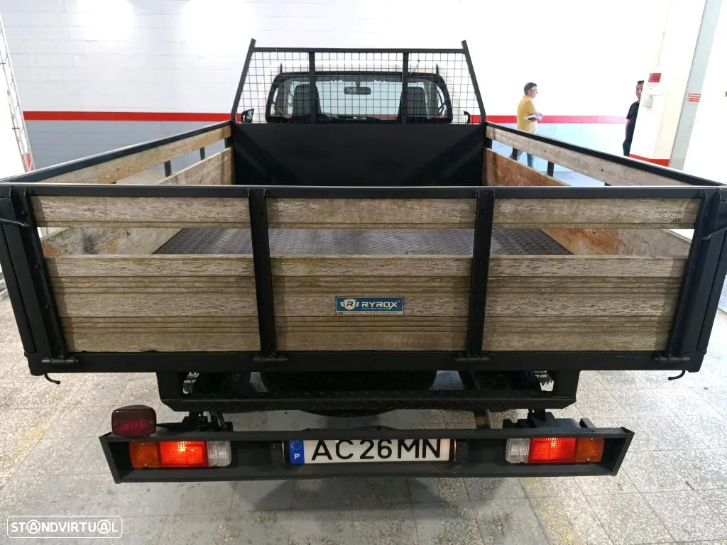 Toyota Hilux 2.4 D-4D 2WD CE - 6