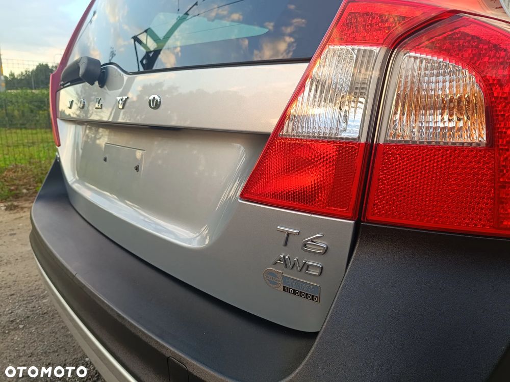 Volvo XC 70 T6 AWD Geartronic Momentum - 12