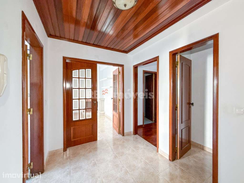 T3 Espaçoso no Entroncamento Conforto, Espaço e Localização Privile... - Grande imagem: 2/46
