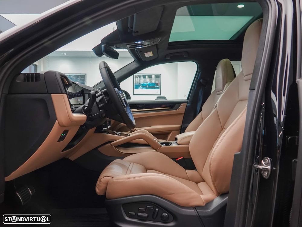 Porsche Cayenne Turbo E-Hybrid - 12