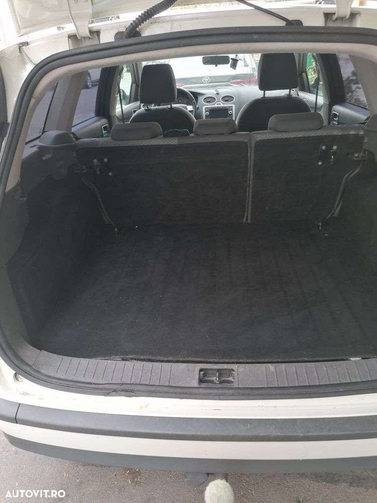 Ford Focus - 8