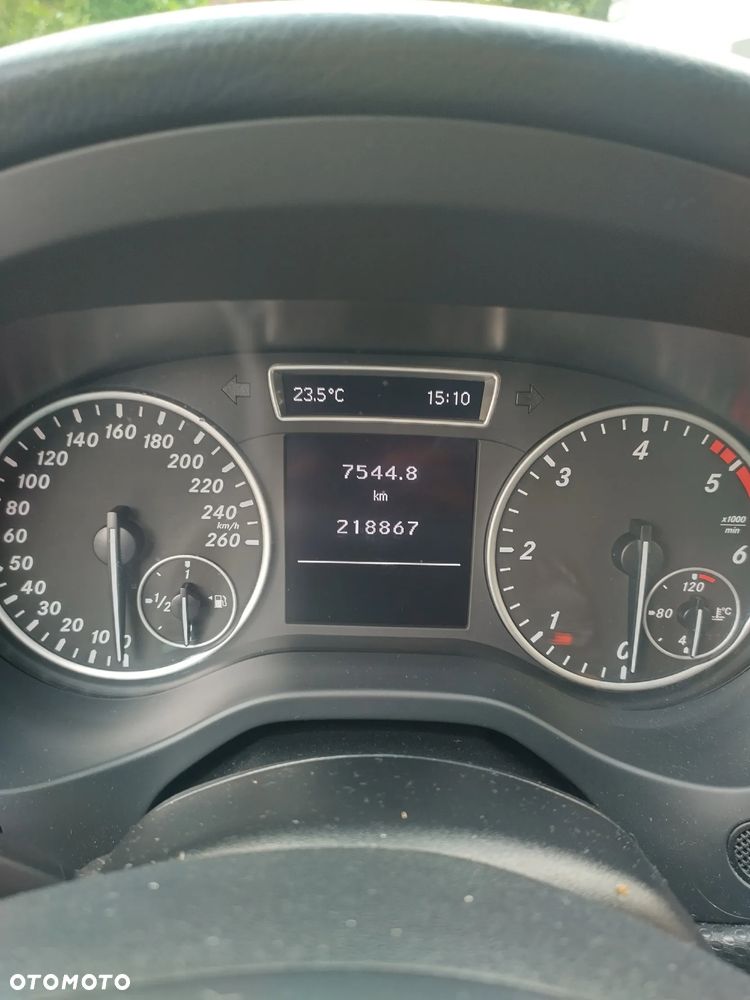 Mercedes-Benz Klasa A 180 d AMG Line - 6