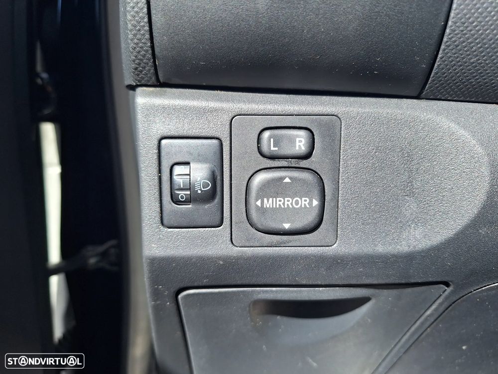 Toyota Yaris 1.0 VVT-i Sol High Pack - 22