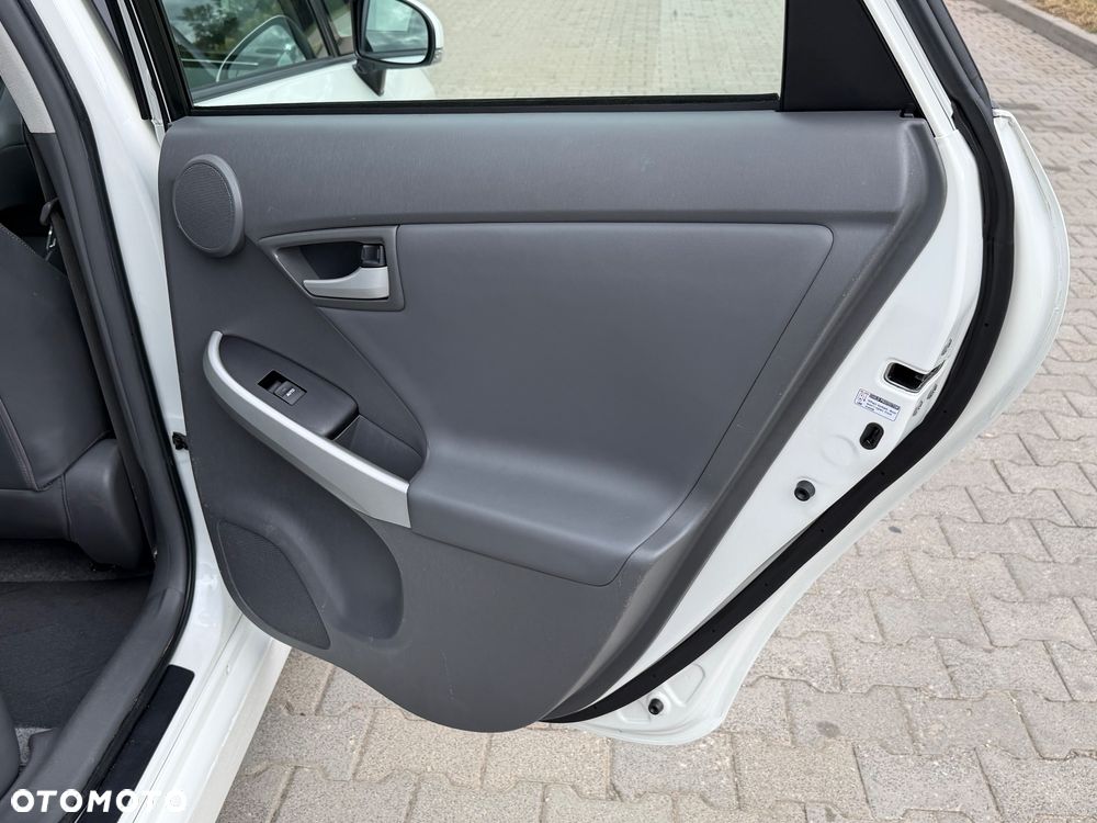 Toyota Prius 1.8 HSD Prestige - 21