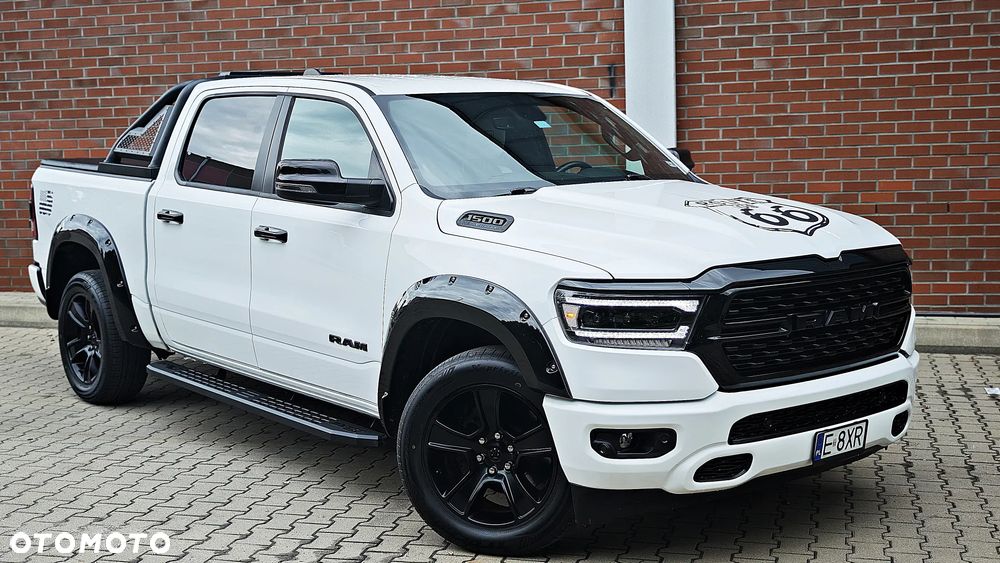 RAM 1500 5.7 Crew Cab Shortbed Bighorn Black - 2