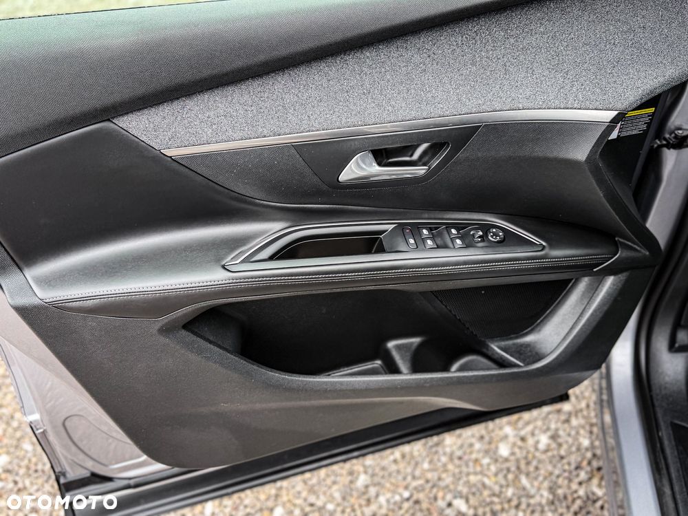 Peugeot 5008 1.2 PureTech Allure S&S - 31