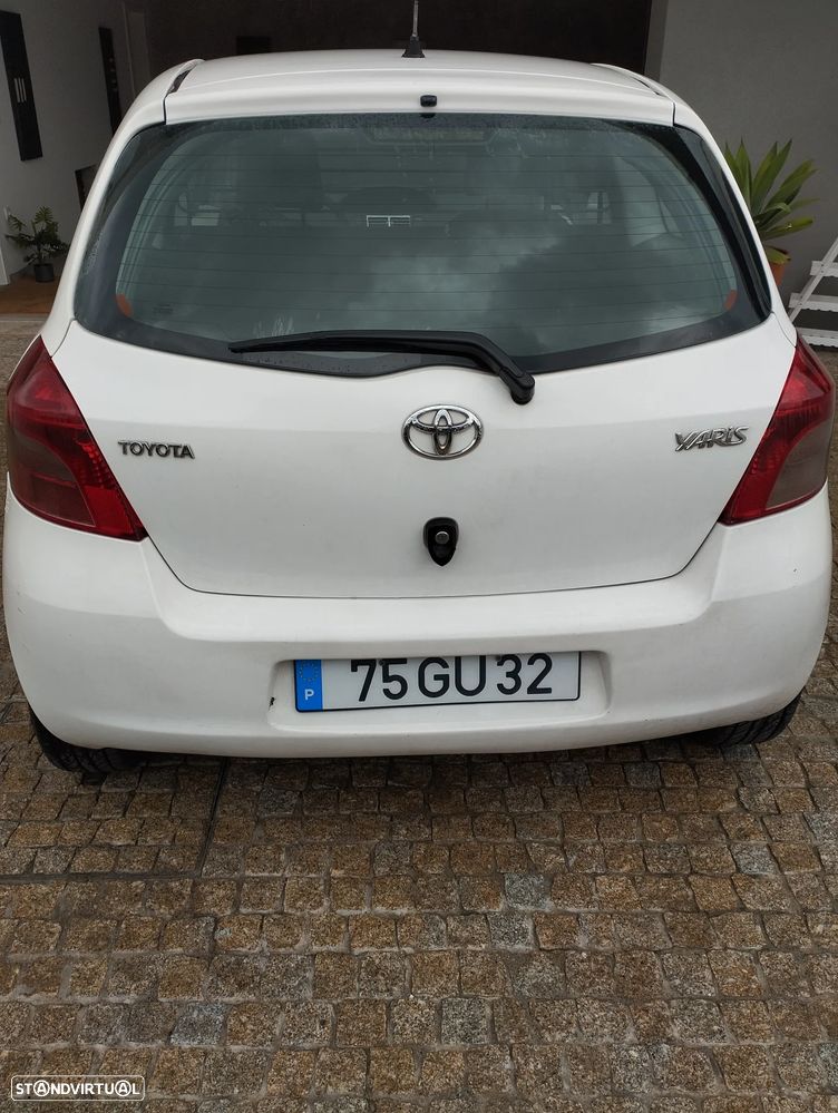 Toyota Yaris 1.4 D-4D AC - 11