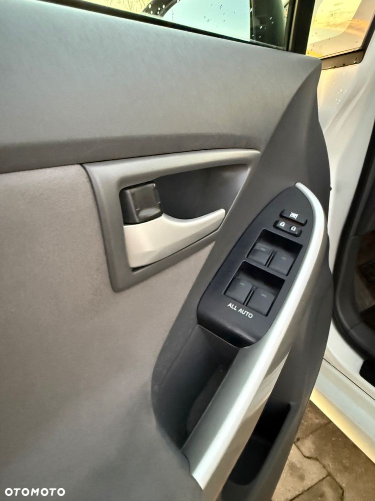 Toyota Prius 1.5 VVT-i Sol - 16