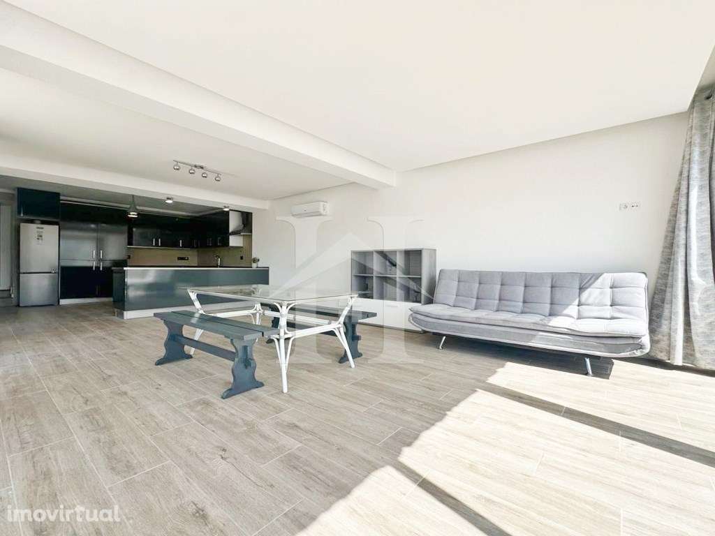 Moradia T3 em Alcabideche com Piscina e Espaço Exterior - Grande imagem: 2/50