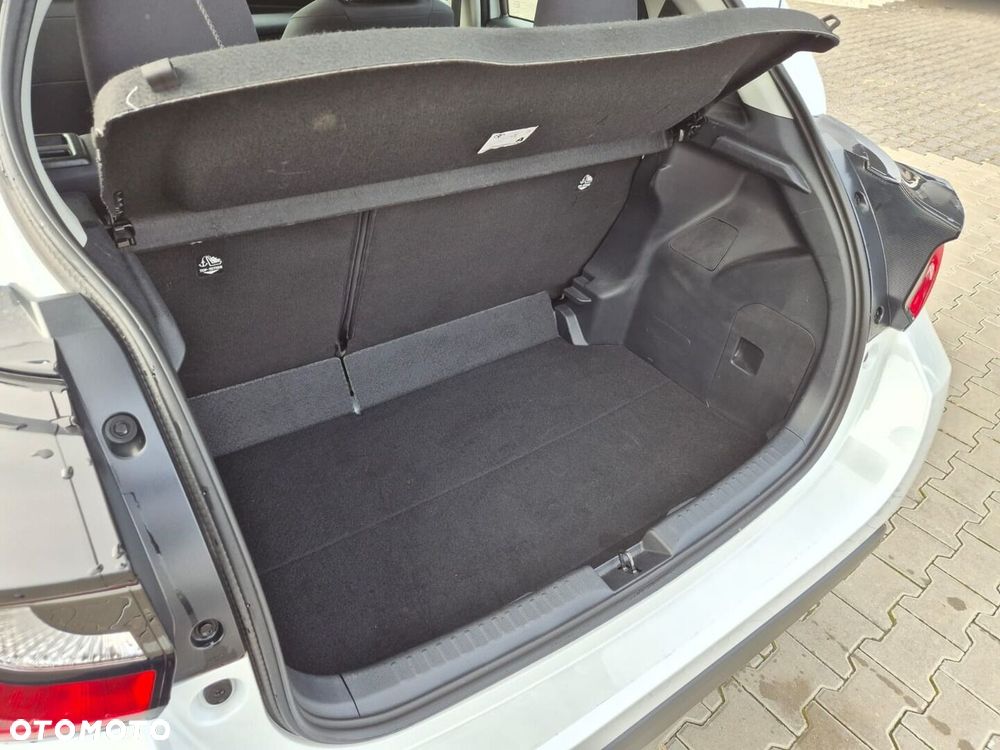 Toyota Yaris Hybrid 1.5 Comfort - 23