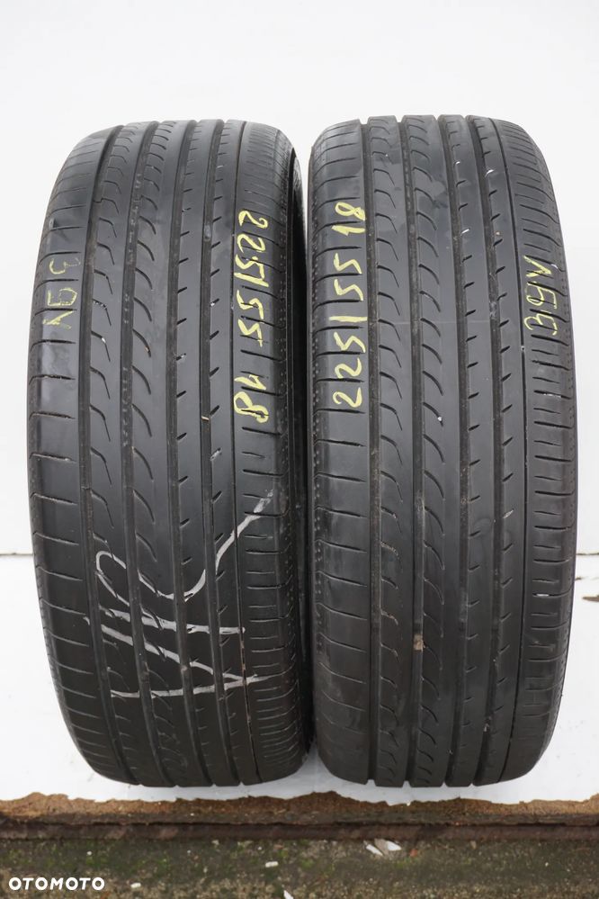 225 55 18 Yokohama Bluearth RV-02 - 1