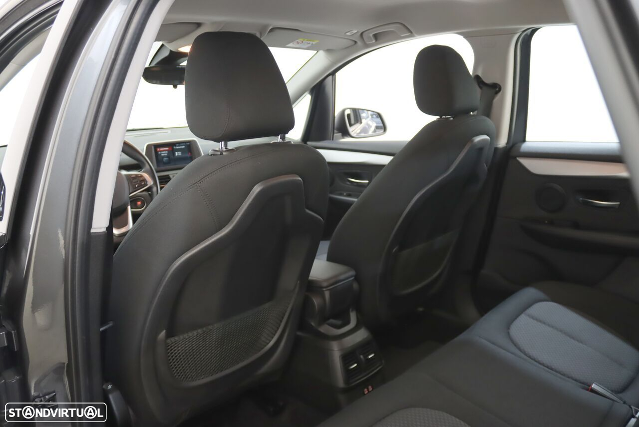 BMW 225xe Active Tourer - 8