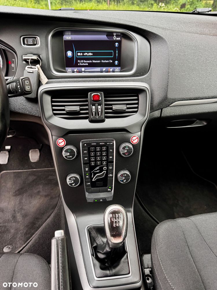 Volvo V40 T3 Kinetic - 19