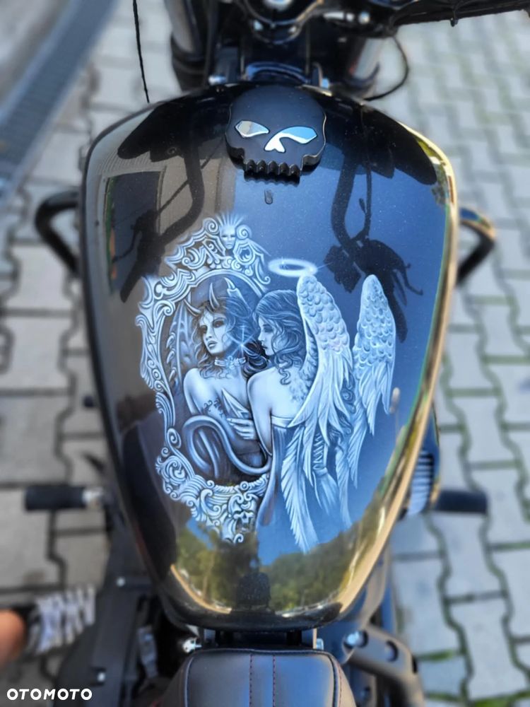 Harley-Davidson Softail Street Bob - 11