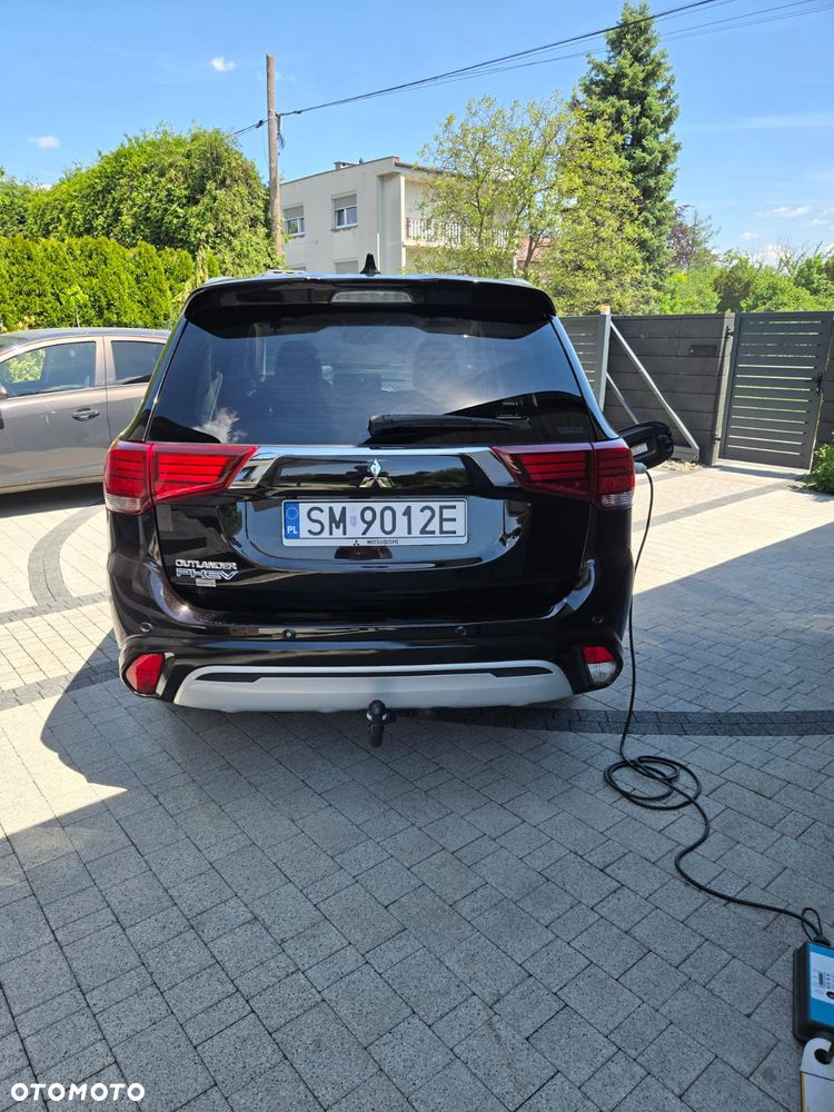 Mitsubishi Outlander Intense + - 25