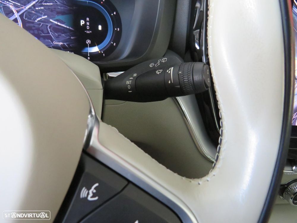 Volvo XC 60 2.0 B4 Momentum Plus - 23