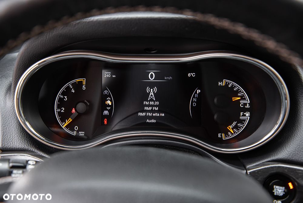 Jeep Grand Cherokee - 22