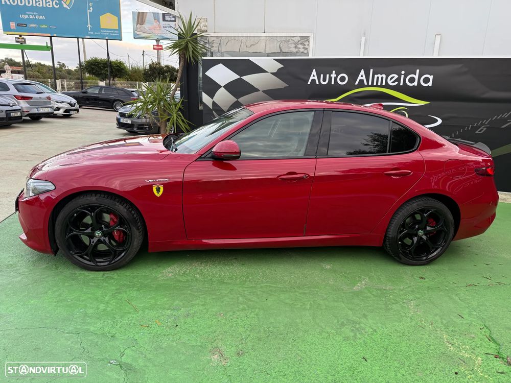 Alfa Romeo Giulia 2.0 Turbo 16V AT8-Q4 Veloce - 6