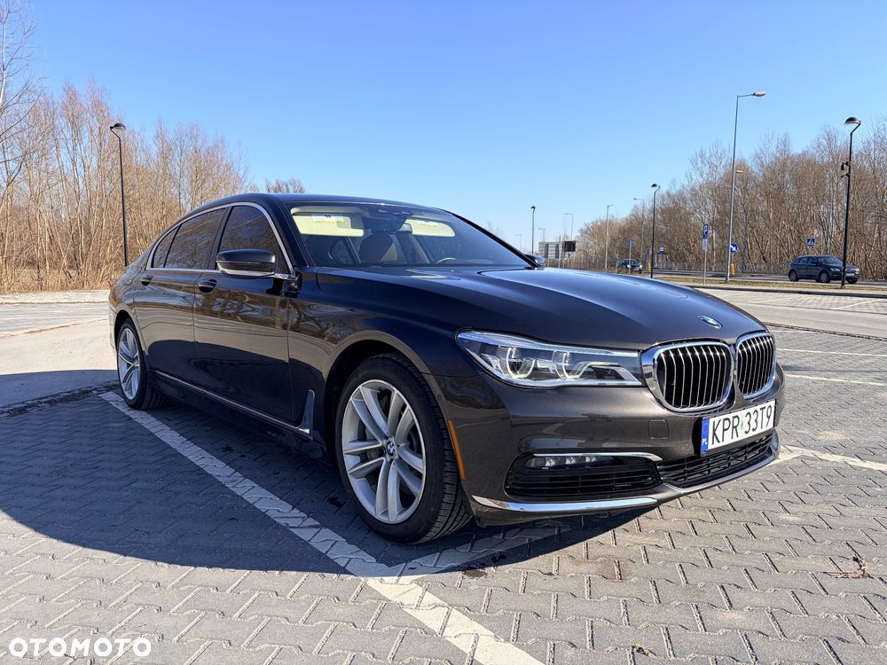 BMW Seria 7 750i xDrive Edition Exclusive - 2