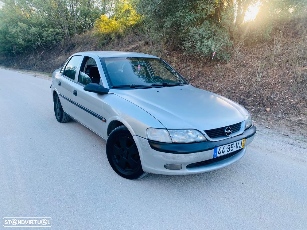 Opel Vectra 2.0 DTi 100 - 2