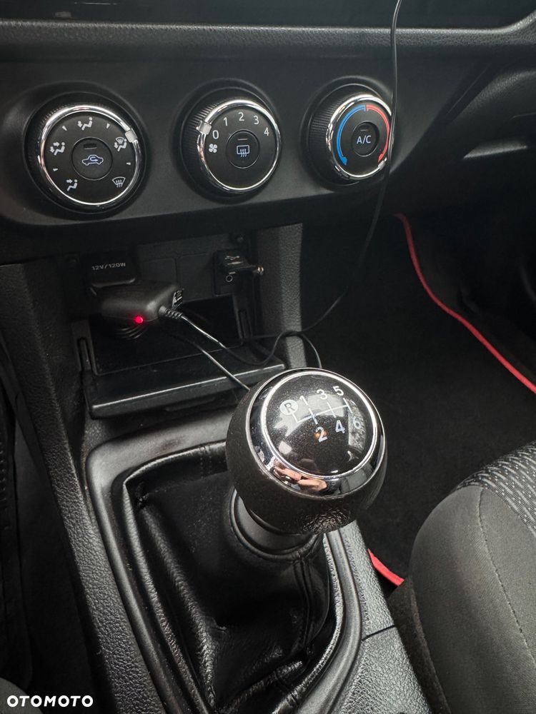 Toyota Corolla 1.4 D-4D Comfort - 13