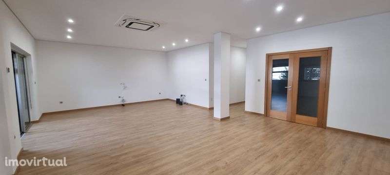 Apartamento t4 num só piso à venda na Rua Nossa Senhora de Fátima, 73 - Grande imagem: 3/12