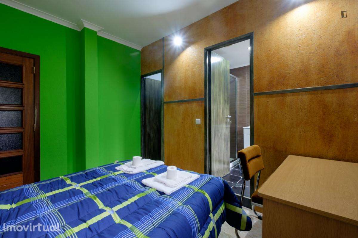 Quarto - localizado em Cidral Coimbra - Grande imagem: 3/13