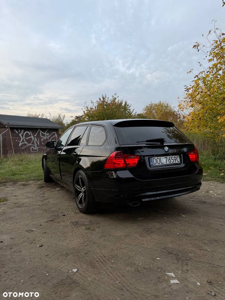 BMW Seria 3 2011 photo 3