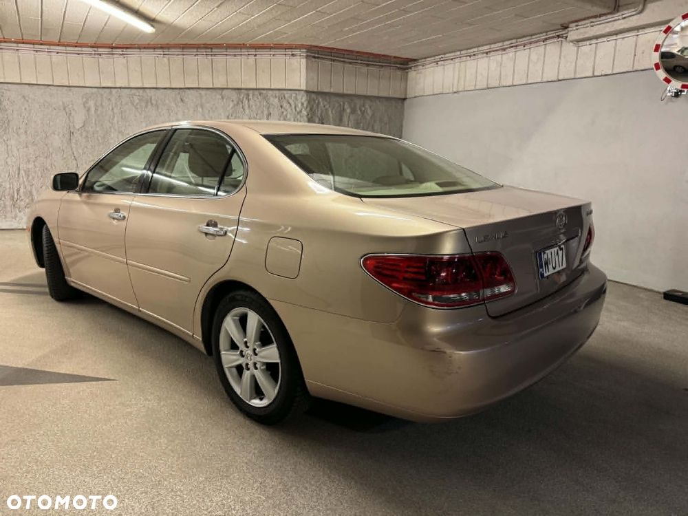 Lexus ES - 4