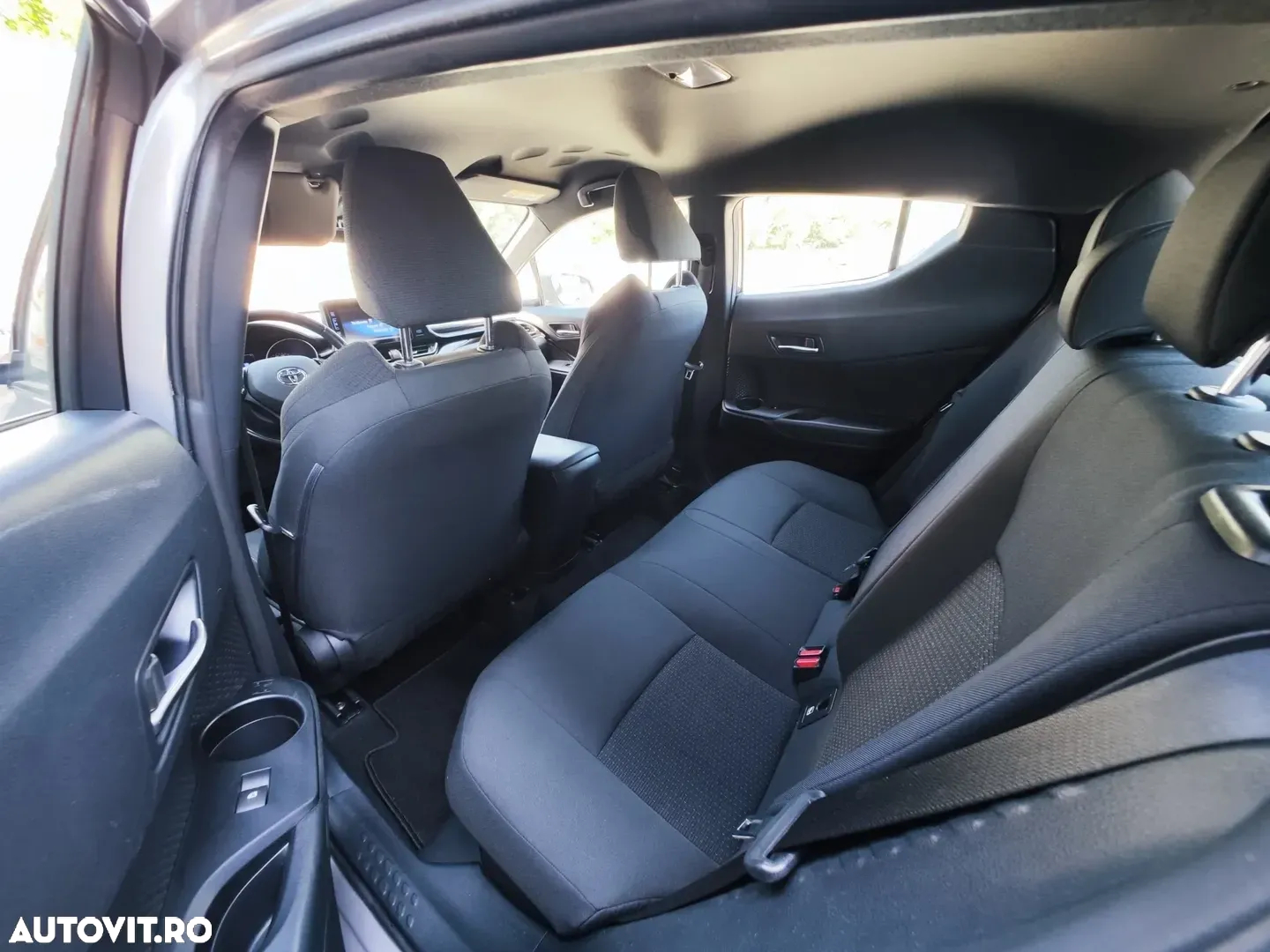 Toyota C-HR 1.8 Hybrid Business Edition - 27