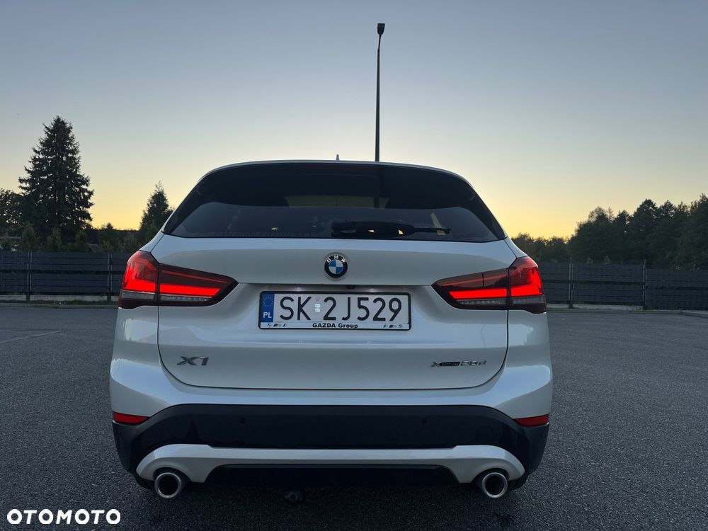 BMW X1 xDrive20d Sport Line - 16