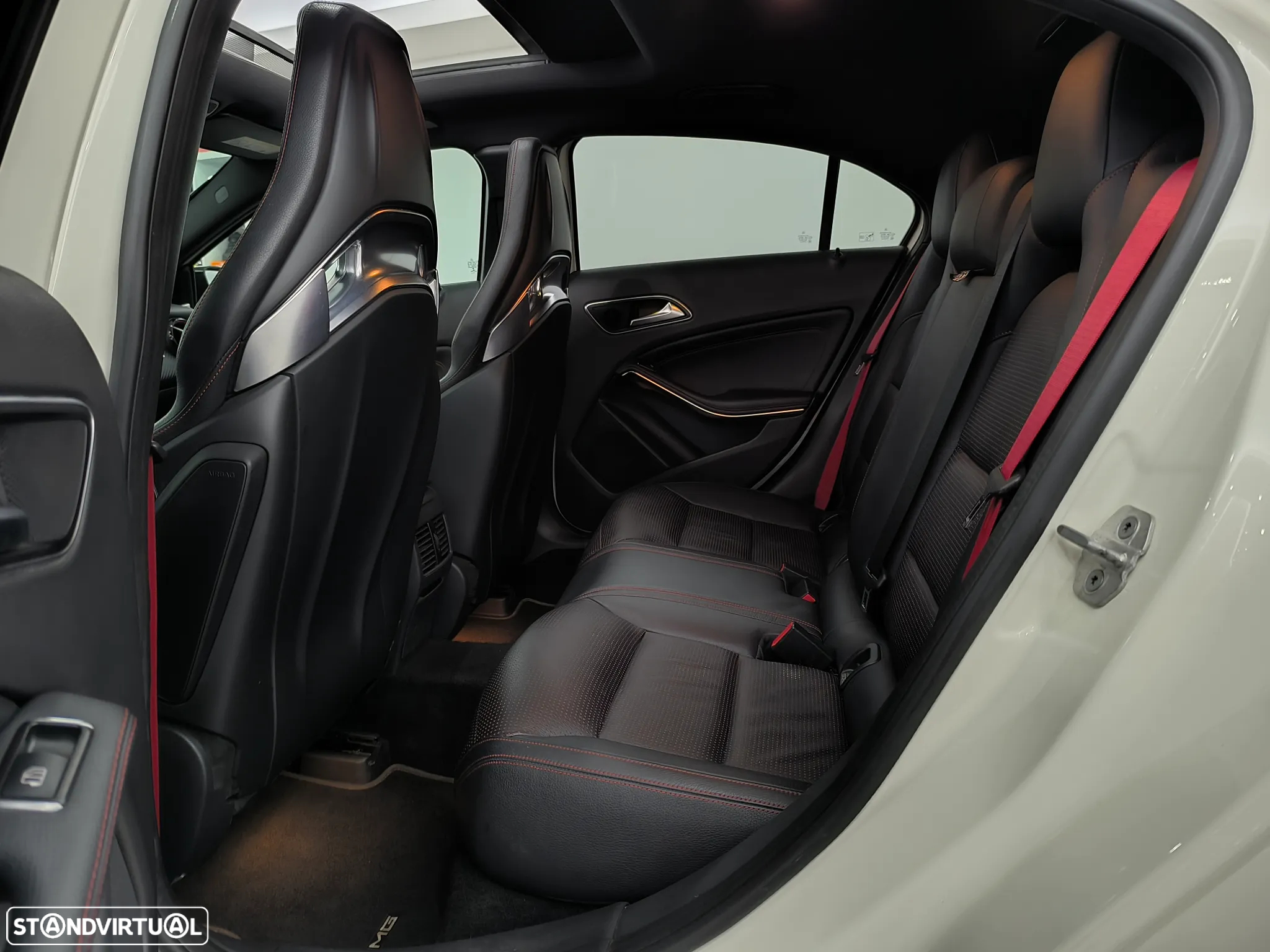 Mercedes-Benz A 45 AMG 4Matic Speedshift 7G-DCT - 34