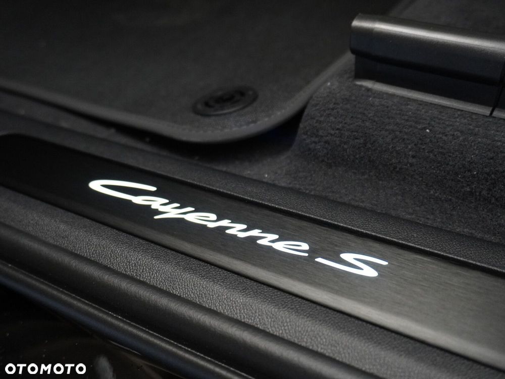 Porsche Cayenne S E-Hybrid PHEV Black Edition - 25