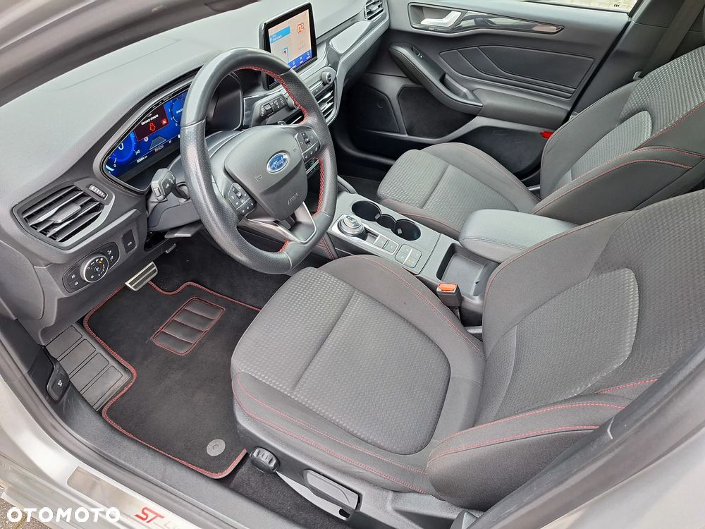 Ford Focus 1.5 EcoBoost ST-Line X - 19