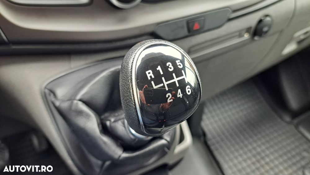 Ford CUSTOM VAN TREND L1H1 FWD - 25