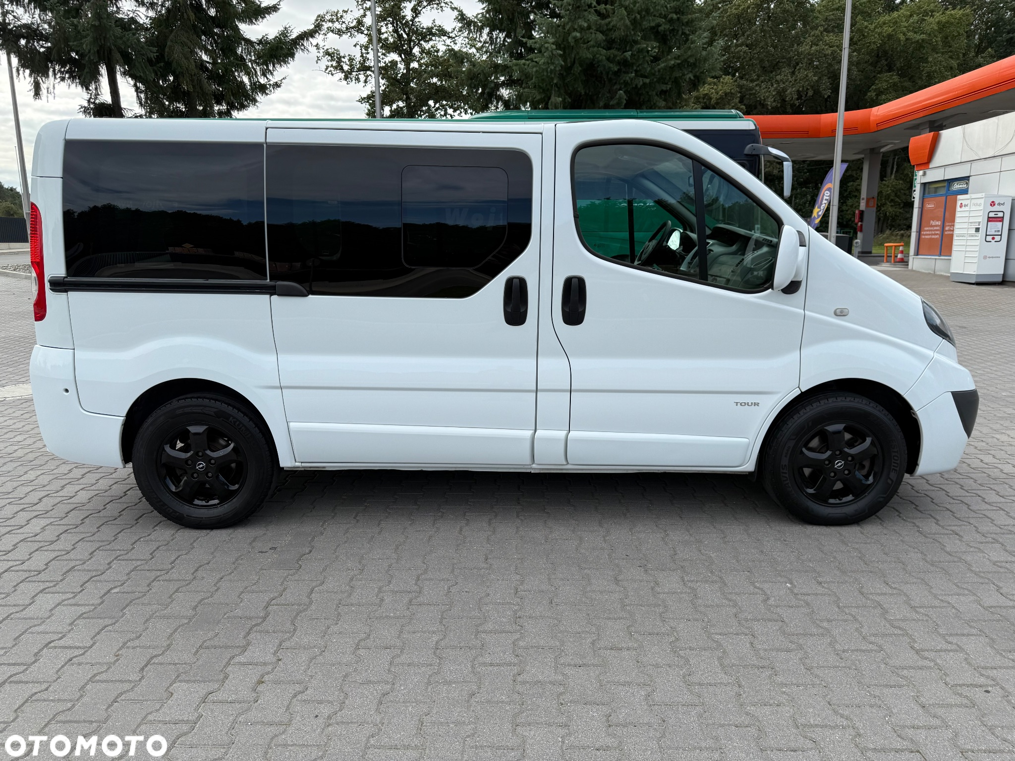 Opel Vivaro Tour Cosmo L1H1 - 10