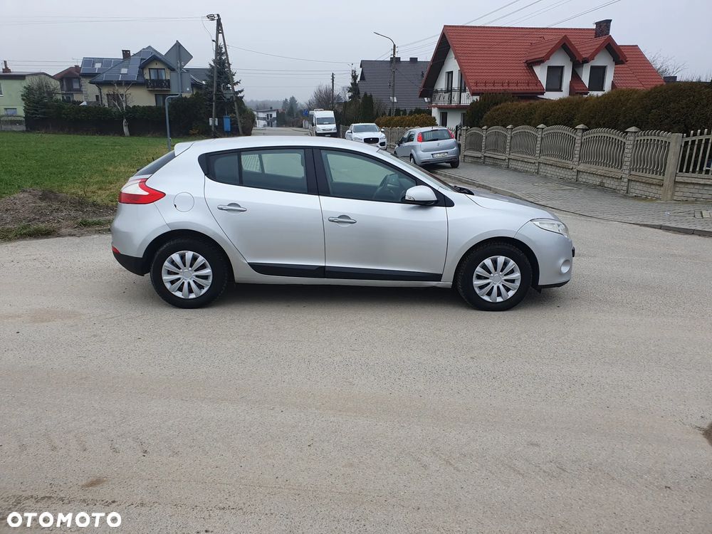 Renault Megane 1.6 16V 110 Dynamique - 9