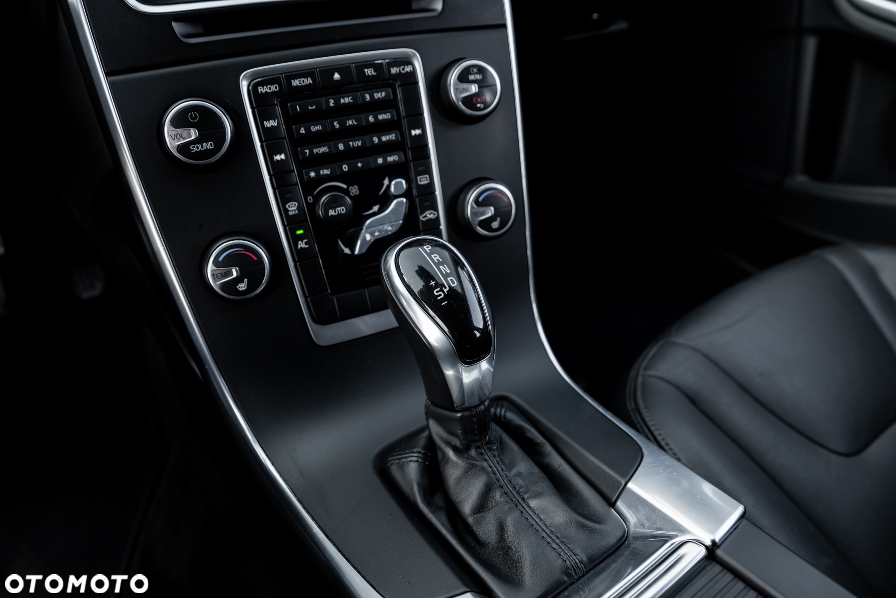 Volvo V60 D4 AWD Geartronic Momentum - 29