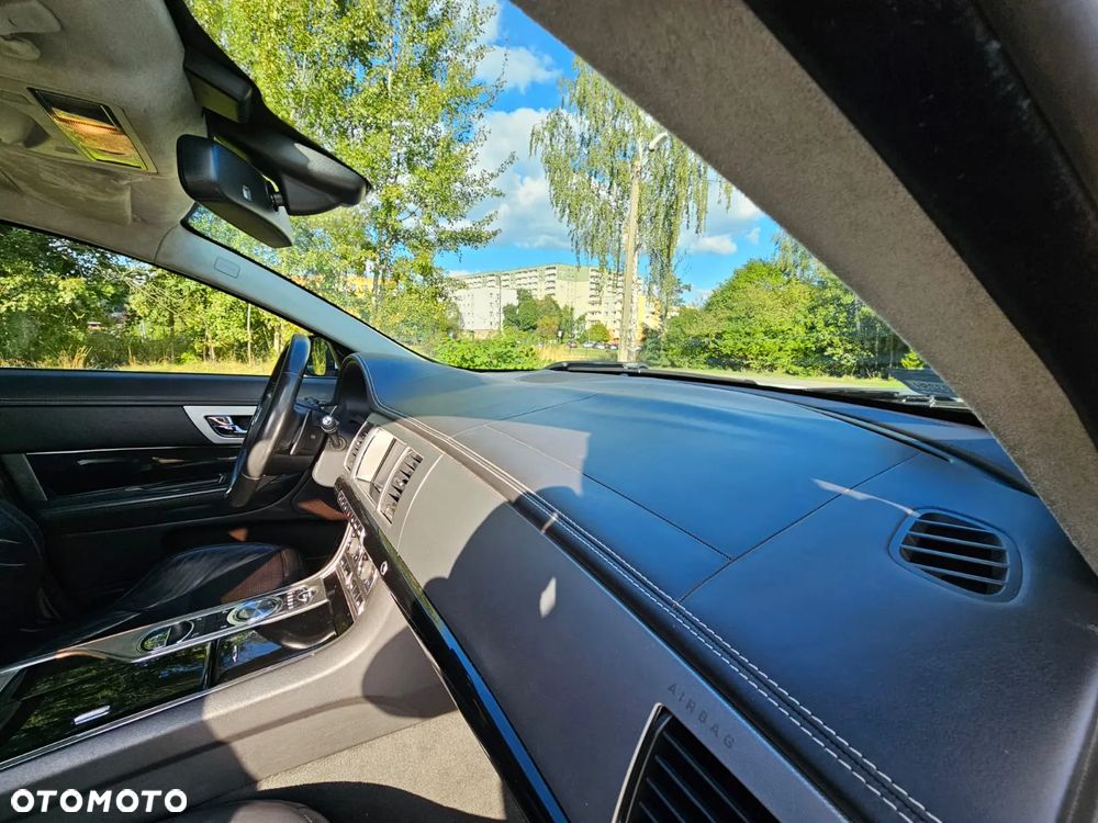 Jaguar XF 3.0 V6 D S Portfolio - 28