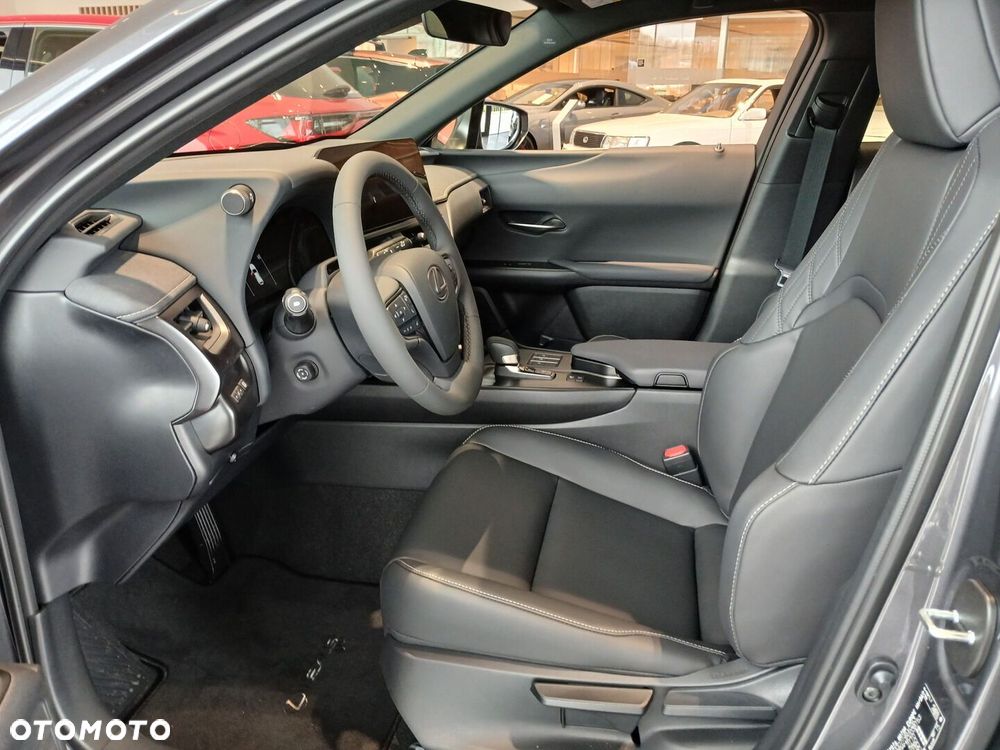 Lexus UX 300h F Sport Design - 5