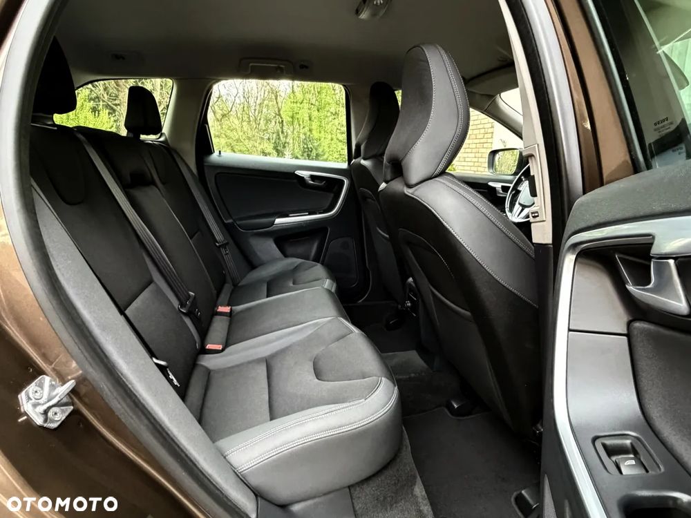 Volvo XC 60 D4 Drive-E Momentum - 26