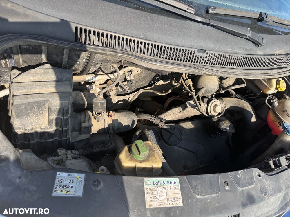 Volkswagen Caravelle - 3