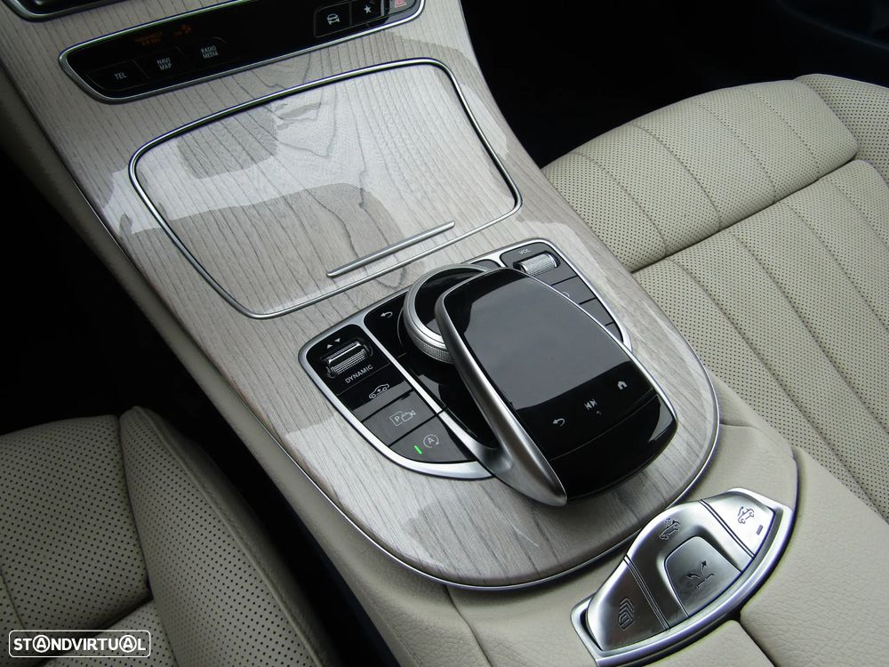 Mercedes-Benz E 200 AMG Line - 17