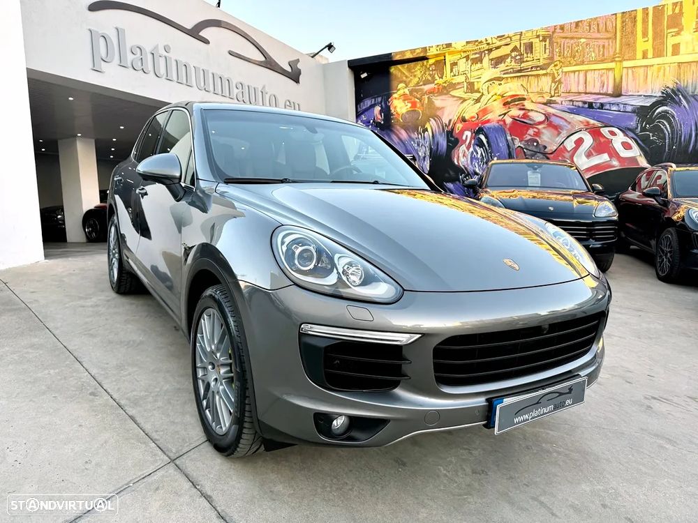 Porsche Cayenne S Hybrid - 1