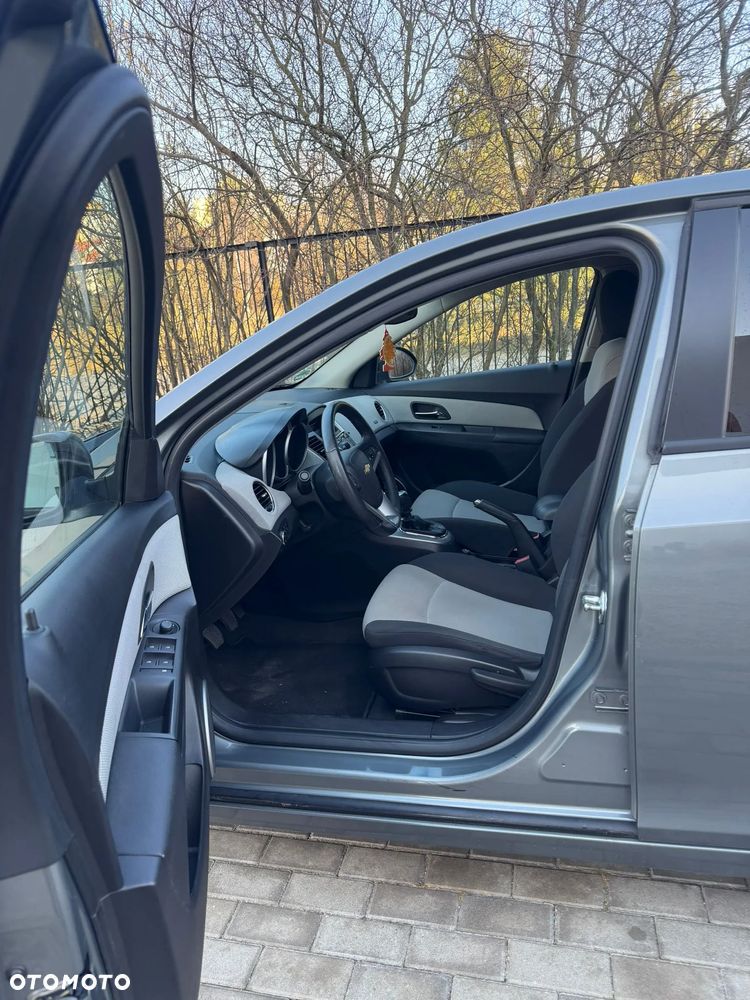 Chevrolet Cruze 1.6 LT+ - 10