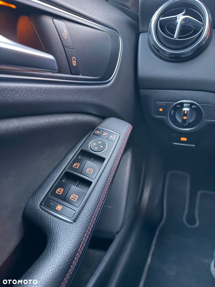 Mercedes-Benz GLA 220 4-Matic AMG Line - 8