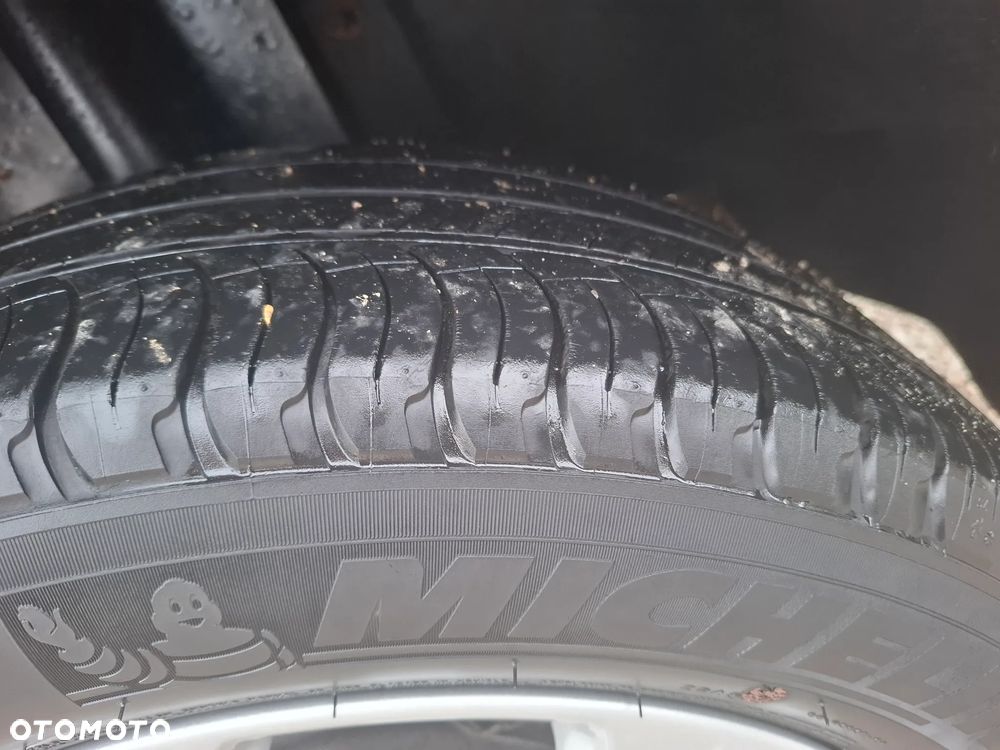 Ford Kuga 1.5 EcoBoost 2x4 Titanium - 17