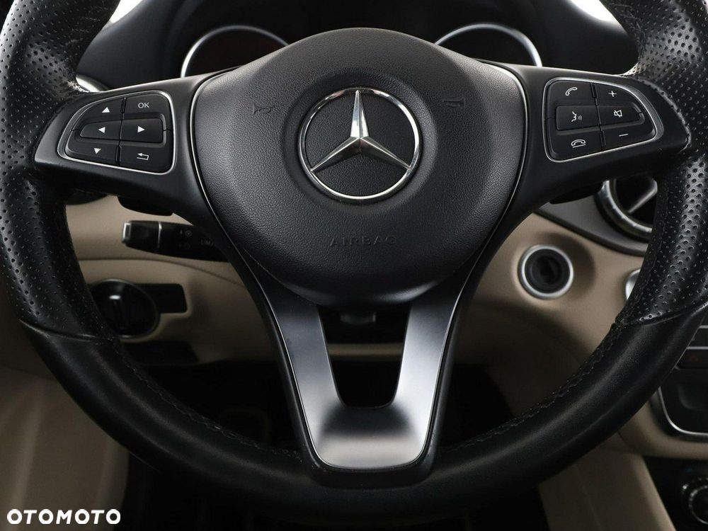 Mercedes-Benz CLA 180 7G-DCT - 22